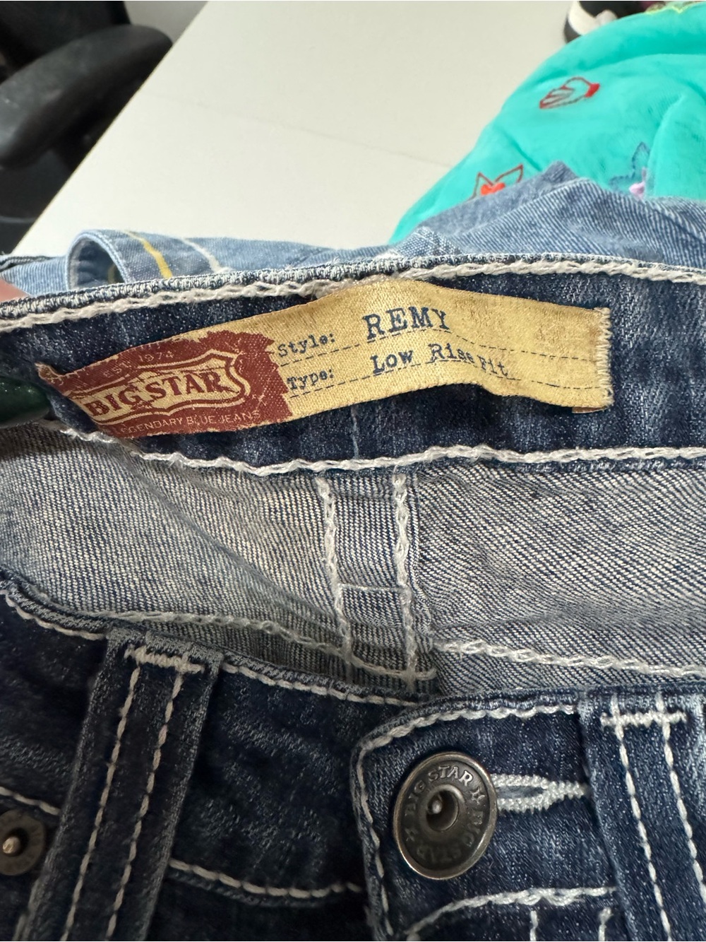 Big Star Remy Low Rise Bootcut Jeans 28R Dark Wash Y2K - Picture 3 of 5